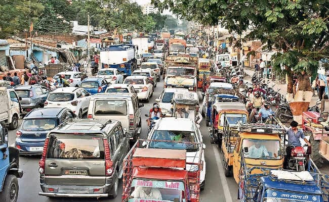 परीक्षा के दौरान हंगामा तीन घंटे तक रोड रहा जाम