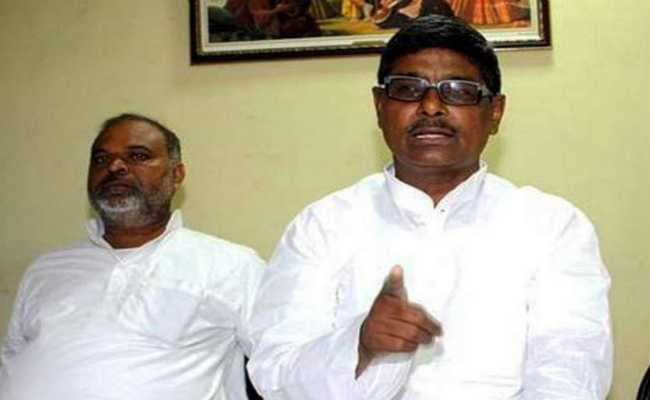 महेश्वर यादव पर होगी कार्रवाई, राजद से निकाले जायेंगे, तेजस्वी यादव से मांंगा था इस्तीफा