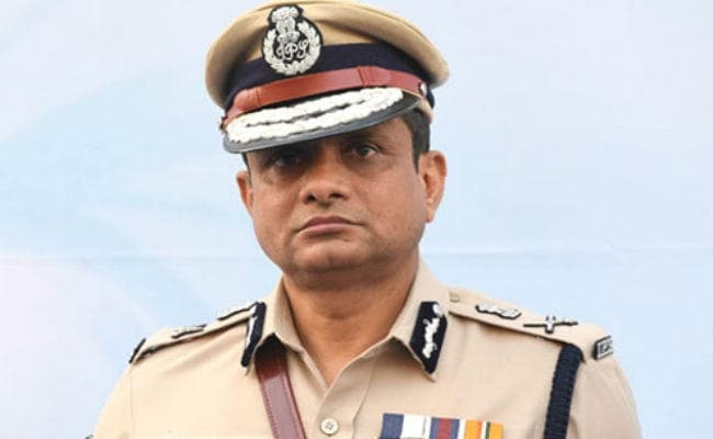 बंगाल : बिना अनुमति के बाहर नहीं जा पायेंगे कोलकाता के पूर्व आयुक्त राजीव कुमार