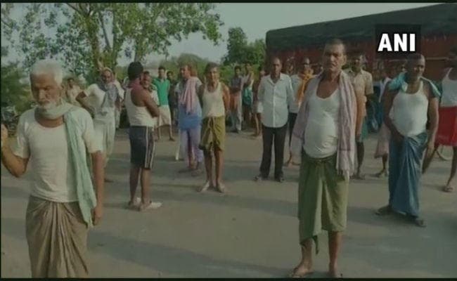 बेगूसराय में भाजपा नेता की पीट-पीटकर हत्‍या, घर के बाहर मिली लाश