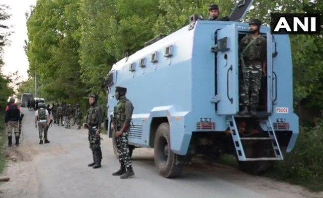 जम्मू-कश्मीर में दो मुठभेड़ों में चार आतंकी ढेर, एक सहयोगी भी मारा गया