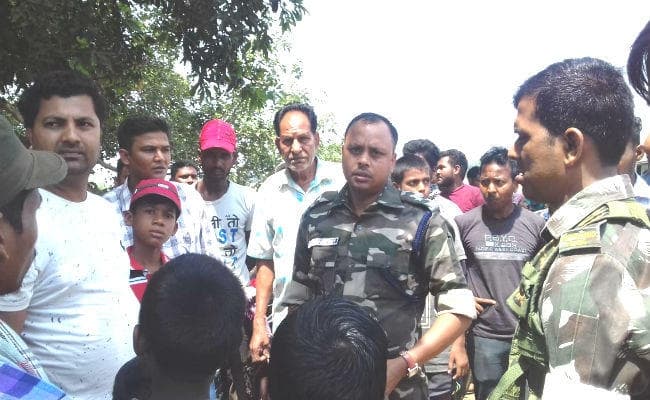 सिमडेगा : दिन दहाड़े व्यापारियों से बंदूक की नोंक पर 4 लाख की लूट, अपराधी टेंपो से फरार