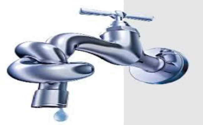 सता रही बिजली, रुला रही पानी की किल्लत