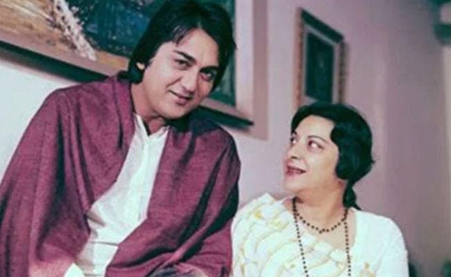 #happybirthdaynargisdutt : जब नरगिस को बचाने के लिए आग में कूद गये थे सुनील दत्त