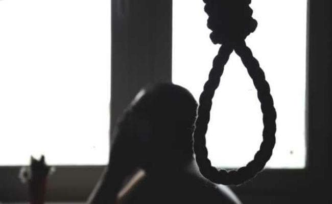 मुजफ्फरपुर में झूलता मिला झारखंड के खेल निदेशक के पीए का शव