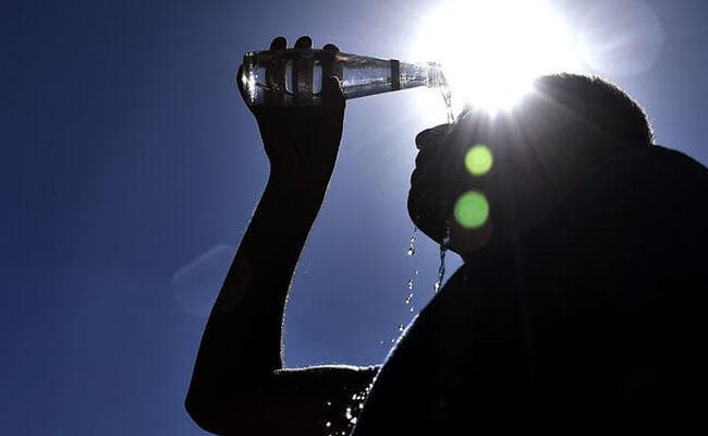 तीन डिग्री लुढ़का पारा  गर्मी से मिली थाेड़ी राहत