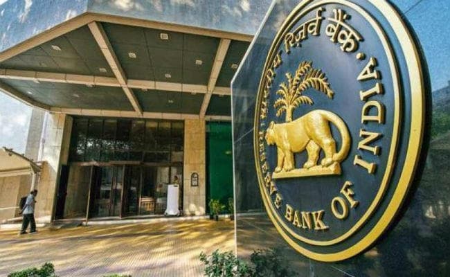 मौद्रिक समीक्षा में ब्याज दर में 0.25 फीसदी कटौती कर सकता है RBI