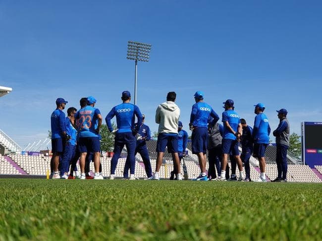 World Cup 2019: अपने पहले मैच में साउथ अफ्रीका से भिड़ने के लिए भारतीय टीम बहा रही है पसीना