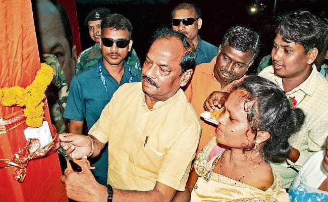 दुमका : 136 करोड़ की योजनाओं का हुआ उद‍्घाटन व शिलान्यास, अब शहर की तरह स्ट्रीट लाइट से रोशन होंगे गांव