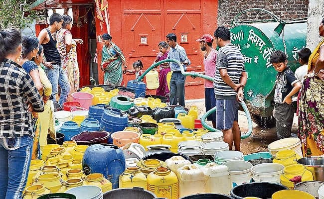 13 मीटर तक गिरा जलस्तर, 40,000 से अधिक बोरिंग फेल, आधी रांची प्यासी, गुमला, लोहरदगा में भी गंभीर संकट
