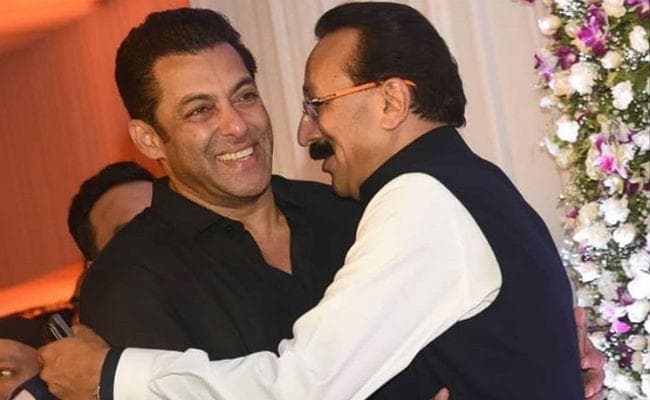 बाबा सिद्दिकी की इफ्तार पार्टी में शामिल हुए ये सितारे, गर्लफ्रेंड संग पहुंचे अरबाज खान