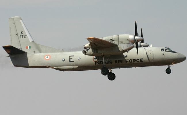 एयरफोर्स के लापता विमान का अभी तक नहीं मिला मलबा, रक्षा मंत्री ने ली जानकारी