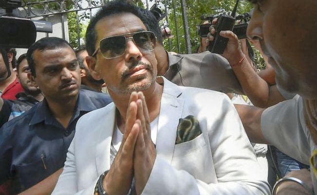 रॉबर्ट वाड्रा को मिली विदेश जाने की अनुमति, परंतु लंदन जाने से कोर्ट ने रोका