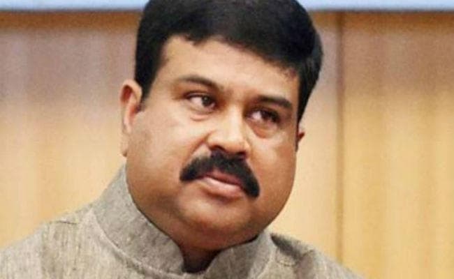 इस्पात मंत्री धर्मेंद्र प्रधान ने अधिकारियों के साथ समीक्षा बैठक कर तैयार की भविष्य की रूपरेखा