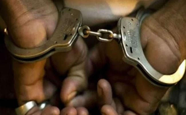 रांची : पूर्व स्वास्थ्य सचिव डॉ प्रदीप ने भाई के साथ किया सरेंडर