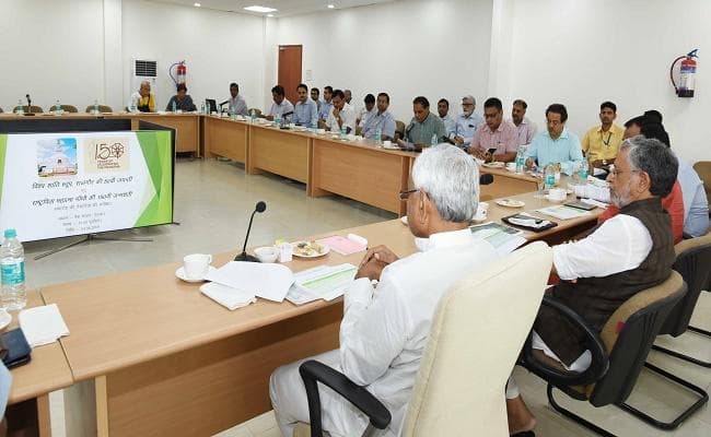बिहार : दो बड़े समारोहों के अवसर पर आयोजित कार्यक्रम की तैयारी की सीएम नीतीश ने की समीक्षा