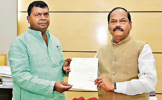 रांची : चंद्रप्रकाश ने छोड़ा मंत्री पद, रघुवर कैबिनेट में 10 मंत्री