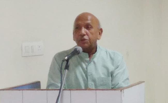 जल संकट से निबटने के लिए प्रकृति की ओर लौटें, पानी का इस्तेमाल करते हैं, तो जिम्मेदारी भी निभायें