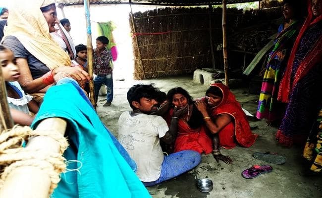 बिहार : सीवान में करंट लगने से एक की मौत, डेढ़ दर्जन से अधिक जख्मी