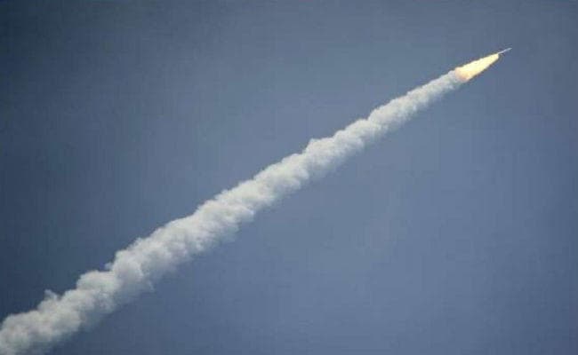 चीन ने समंदर से पहली बार अपने रॉकेट को अंतरिक्ष में भेजा