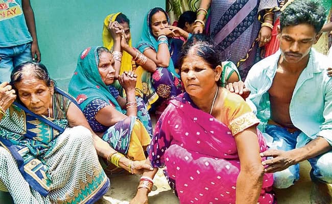 गोपालगंज : कन्यादान कर रहे पिता को मंडप से खींच कर मारी गोली, मौत