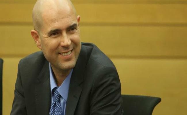 इजराइल की कैबिनेट में पहले समलैंगिक मंत्री की नियुक्ति