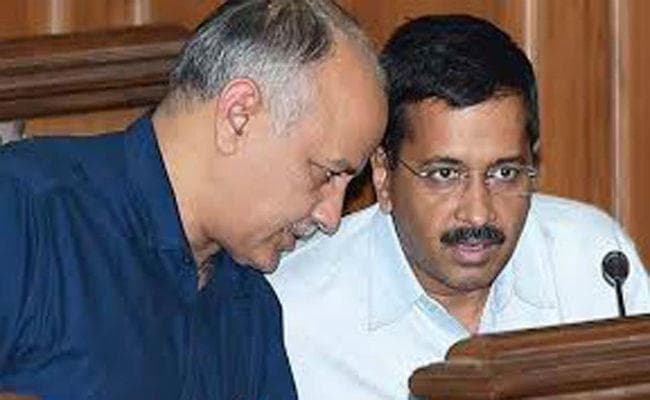 केजरीवाल- सिसोदिया के खिलाफ मानहानि की शिकायत पर अदालत ने संज्ञान लिया