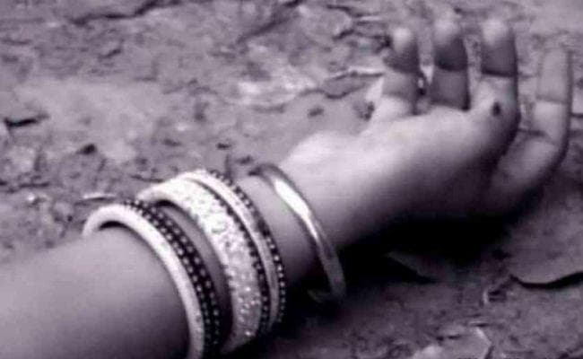 इलाज से असंतुष्ट मरीज ने डॉक्टर की पत्नी को दिनदहाड़े जान से मार डाला