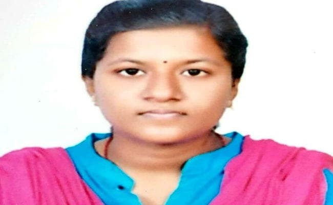 नीट परीक्षा में असफल हुई तो लड़की ने की आत्महत्या की