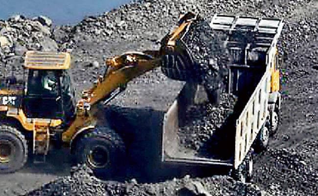 सरकारी जमीन का लगान दिये बिना निकाला जा रहा है कोयला, कोल कंपनियां नहीं दे रही लीज बंदोबस्ती के 33,214 करोड़