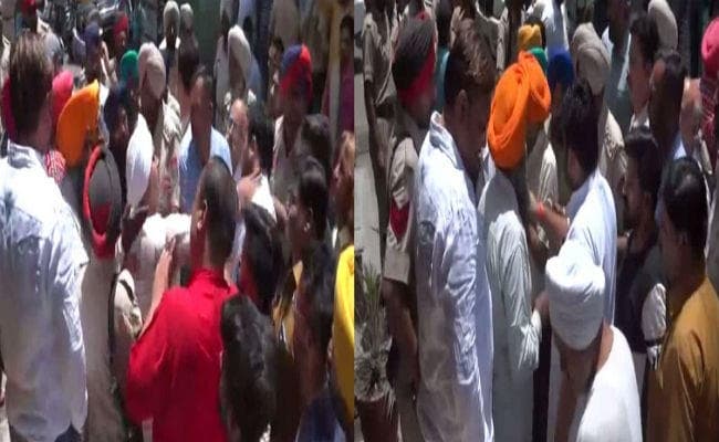 सिख कार्यकर्ताओं और शिवसेना के कार्यकर्ताओं के बीच झड़प के बाद लुधियाना में तनाव