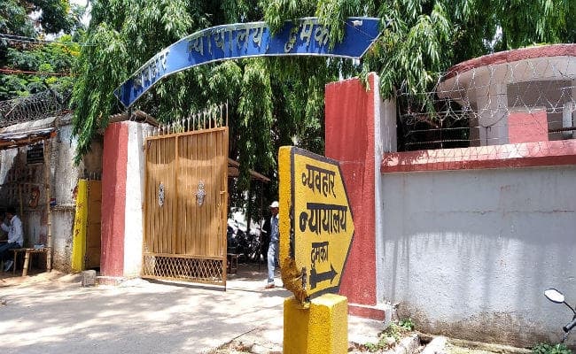 बॉयफ्रेंड के साथ घूमने निकली लड़की के साथ 16 लड़कों ने किया था गैंगरेप, 11 दोषी करार