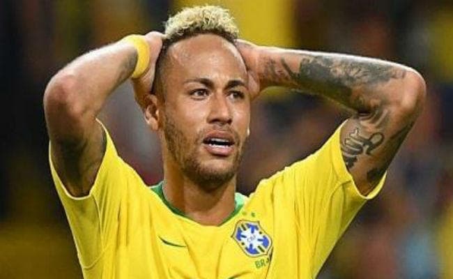 बलात्कार का आरोप लगाने वाली महिला की अंतरंग तस्वीरें पोस्ट करके फंसे स्टार फुटबालर नेमार