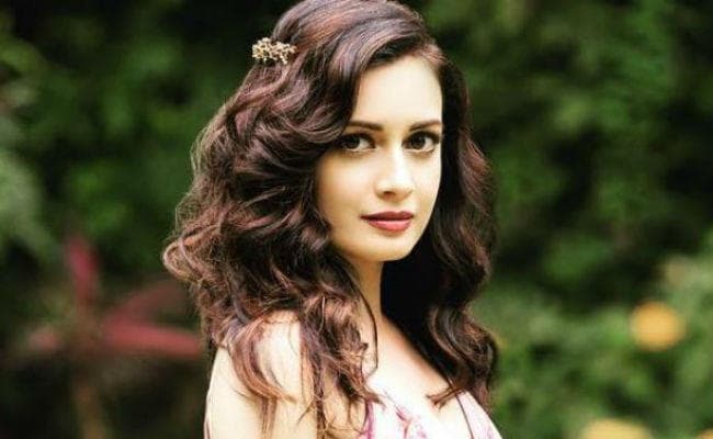 डर के माहौल में प्रभावित होती है कला : दीया मिर्जा