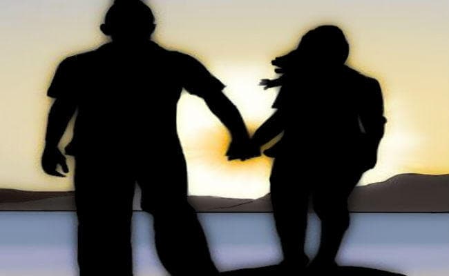 दो बच्चे की मां कम उम्र के लड़के संग हुई फरार, पति ने थाने में दर्ज कराई शिकायत