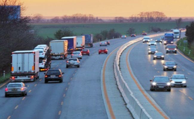 अमेरिकी कार कंपनियों ने डोनाल्ड ट्रंप से की उत्सर्जन सीमा में ढील नहीं देने की अपील