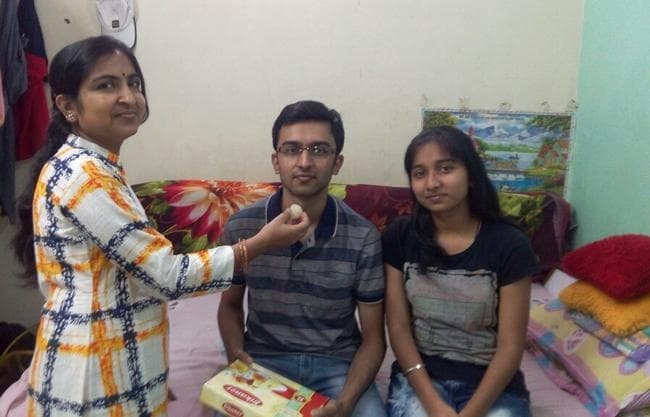 NEET EXAM : झारखंड में तीसरा स्थान लाकर अनिकेत ने किया चौपारण का नाम रौशन
