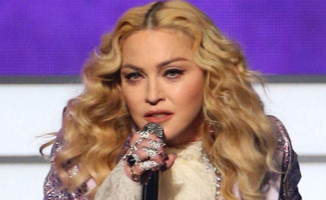 साथ काम करने के दौरान वाइनस्टीन ने सीमाएं लांघी थीं : मडोना