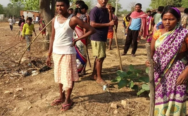 Chatra : वन भूमि को अतिक्रमण मुक्त कराने गये कर्मियों को ग्रामीणों ने खदेड़ा, आधा दर्जन कर्मचारी घायल