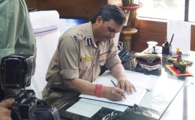 झारखंड के नये डीजीपी कमल नयन चौबे ने पदभार संभाला