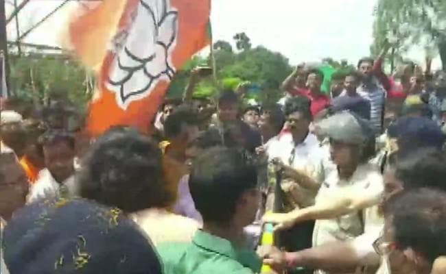 पुलिस ने दिलीप घोष की विजय रैली रोकी, भाजपा समर्थकों के साथ झड़प में एक सब इंस्‍पेक्‍टर घायल