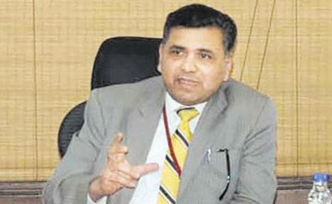 कॉरपोरेट मामलों के सचिव ने कहा, नियम कड़े होने से चार्टर्ड अकाउंटेंट को हो रही ‘सबसे अधिक कठिनाइयां''