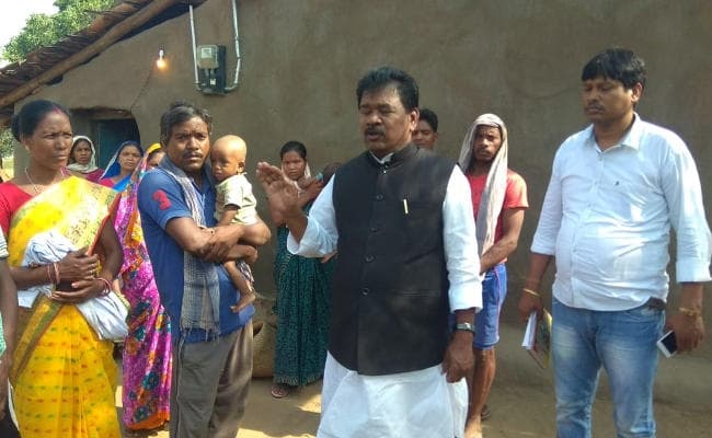 महुआडांड़ से लौटे बंधु तिर्की ने कहा, भूख से हुई है रामचरण की मौत, सरकार संज्ञान ले