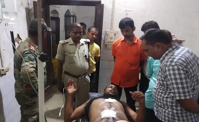 आपसी विवाद में गोलीबारी, सीआरपीएफ जवान व उसकी बहन सहित 3 घायल