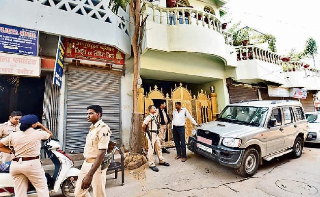 पटना : निगरानी द्वारा इंजीनियर पर की गयी कार्रवाई का मामला, नकद इतना कि निगरानी के पास रखने को जगह नहीं