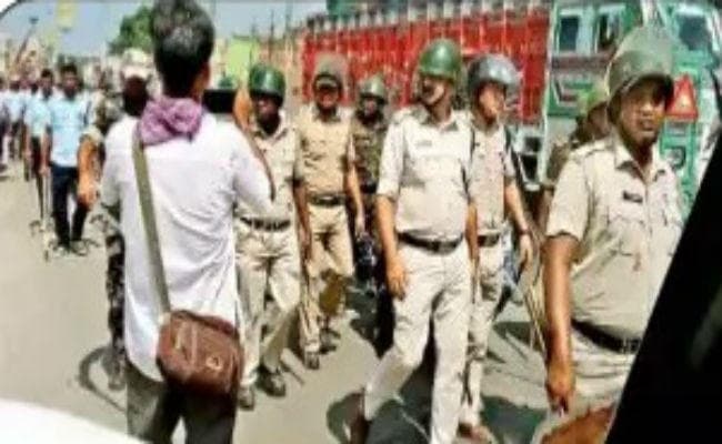 #WestBengal : पुलिस और भाजपा समर्थकों में झड़प, कई लोग जख्मी