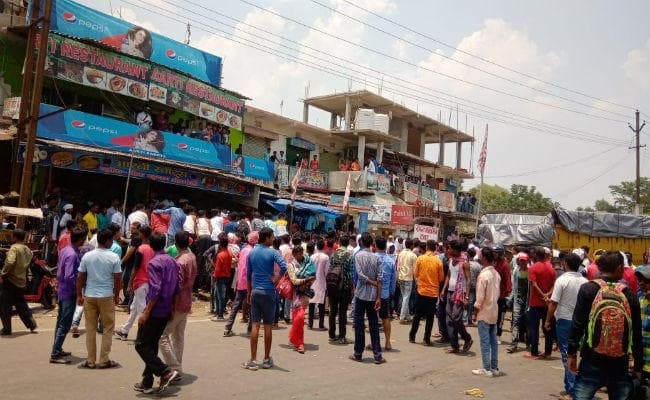 रांची: ट्रेलर की चपेट में आये बाइक सवार, तीन की मौत