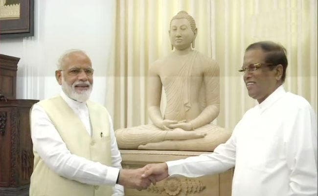 सिरिसेना से मिले प्रधानमंत्री मोदी, द्विपक्षीय मुद्दों पर की चर्चा - भारतीय समुदाय को किया संबोधित