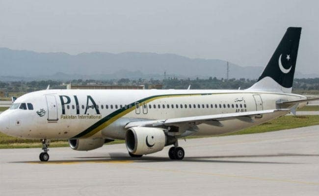 जब विमान में यात्री ने शौचालय समझकर आपातकालीन द्वार खोला