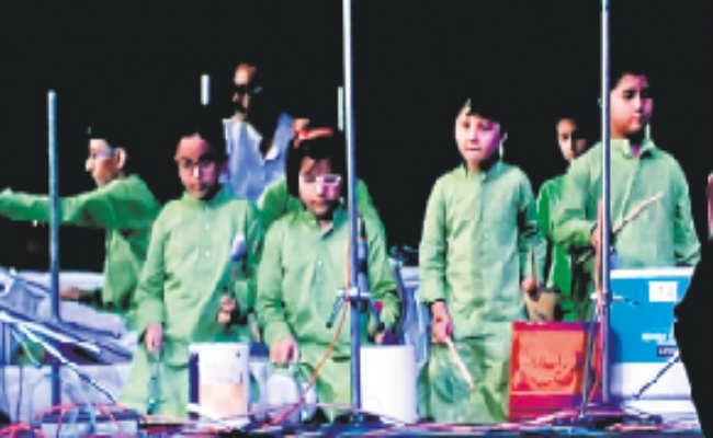 डिब्बों व थाली से निकाला फ्यूजन म्यूजिक